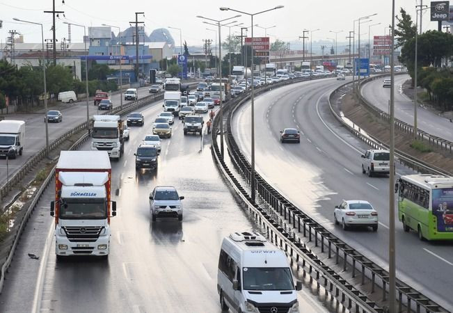Kocaeli'de 10 dakikada yollar göle döndü