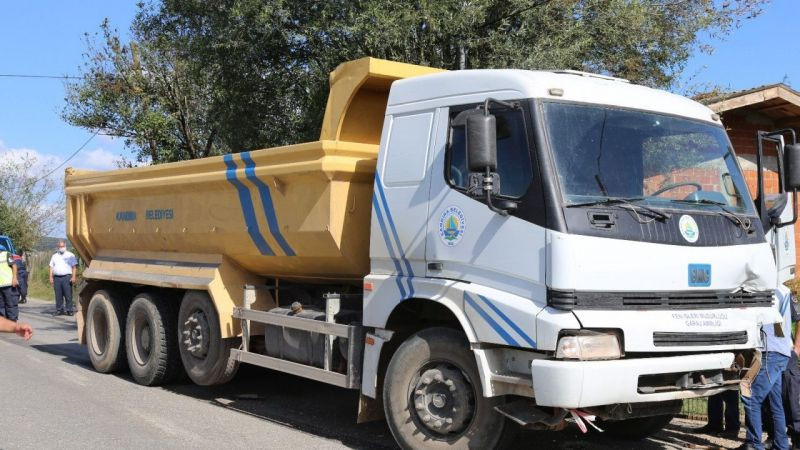 Cenazeye giderken feci kazada canından oldu