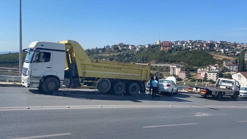 Virajı alamadı karşı yöne geçti