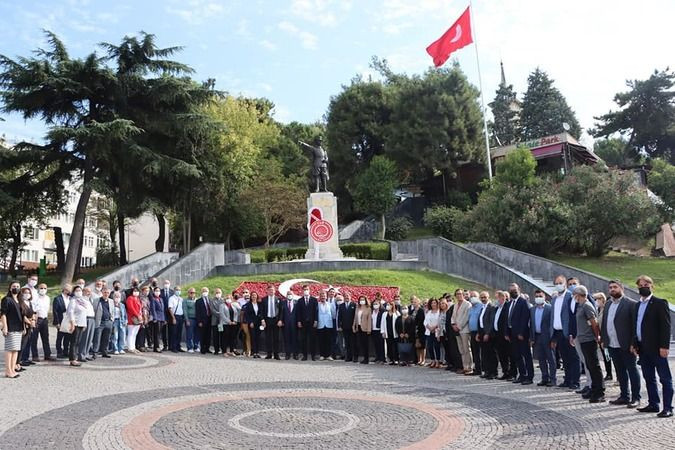 CHP, kendi kuruluşunu bu kadar kişiyle kutladı!