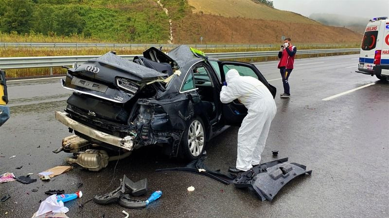Kocaeli'de parçalanan otomobilde can verdi