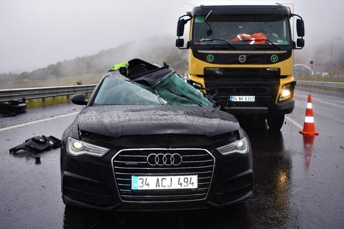 Kocaeli'de parçalanan otomobilde can verdi