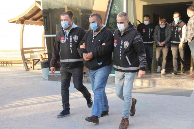Kocaeli'de iple boğarak dereye atmışlar