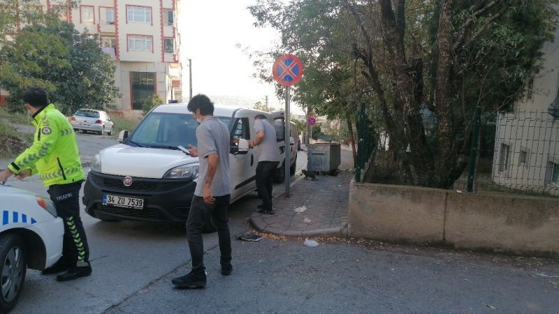 Hafif ticari araç ile çarpışan motosikletin sürücüsü yaralandı