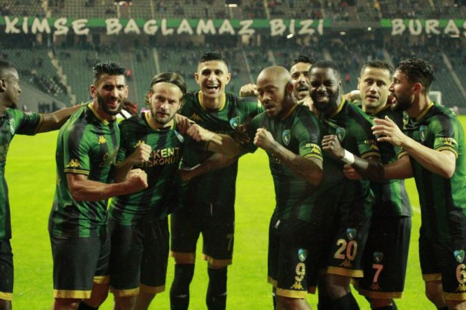 Kocaelispor evinde yıkıldı! Kocaelispor: 1 - Gençlerbirliği: 2