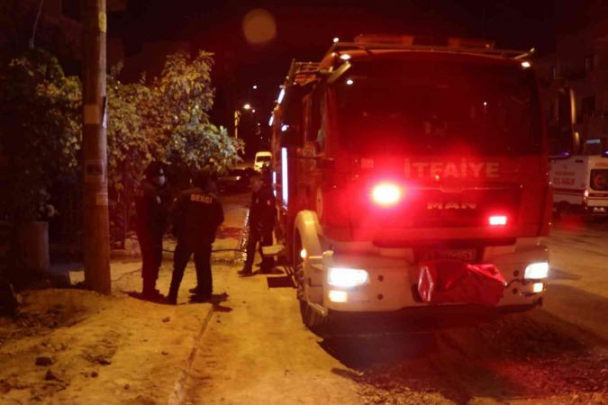 Restoranda çıkan yangında mahalleli sokağa döküldü
