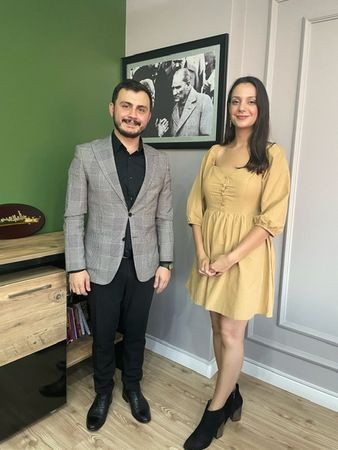 Mahalle yanarken o saç taranmayacak!