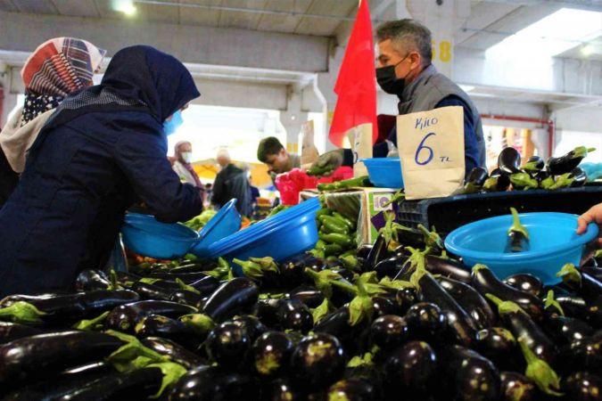 Pazar esnafı market yerine semt pazarlarından alışverişe çağırdı