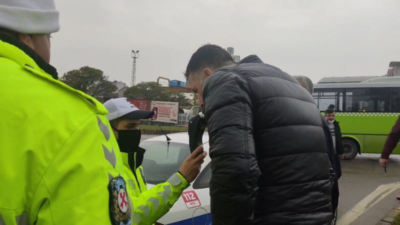 Kavşakta iki otomobil çarpıştı: 1 yaralı