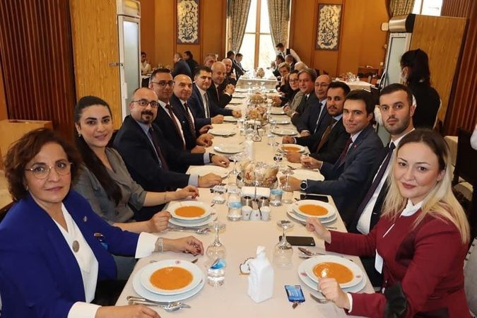 3 ay oldu… Hürriyet yine mecliste yok!