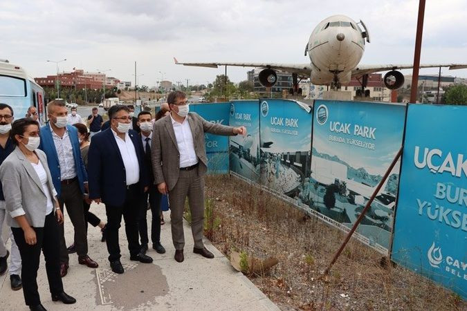 CHP’den Büyükakın’a tabela belediyeciliği cevabı “Böyle mi başkan?”
