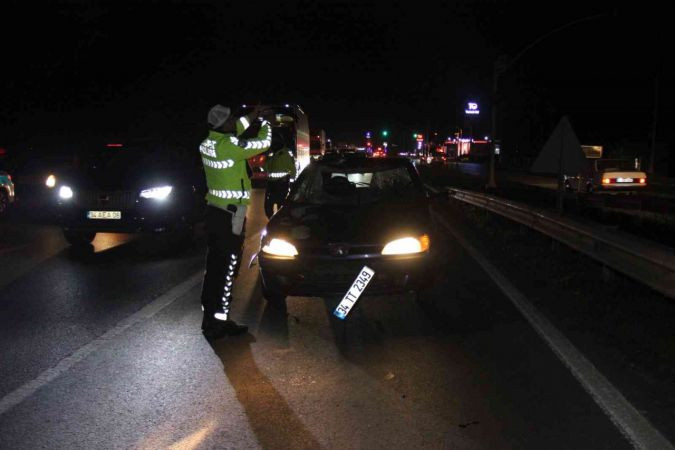 Otomobilin çarptığı yaya ön camdan içeri girdi