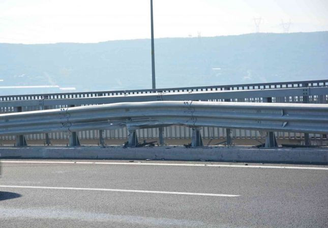 İzmit'te kaza: 3 yaralı... Savrulan parçalar, başka otomobile isabet etti