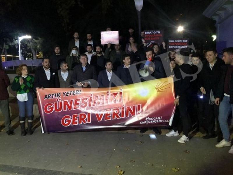 CHP’li gençler sabah karanlığında toplandı Güneşi geri istediler