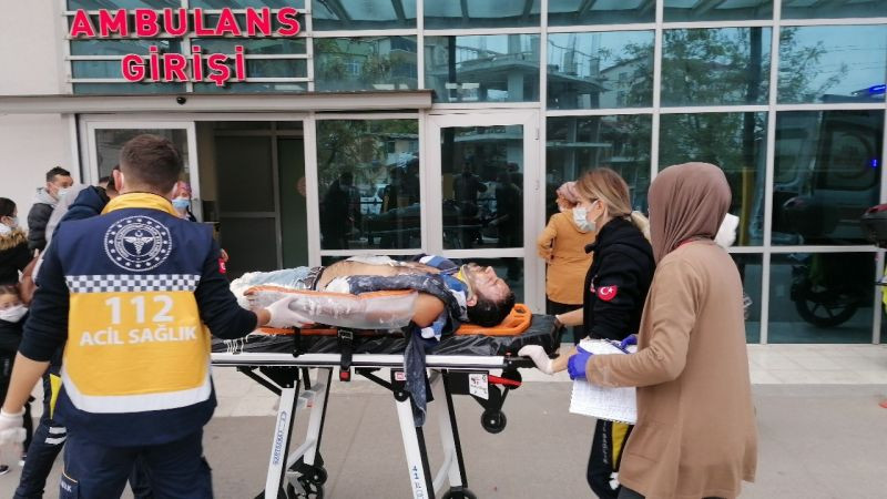 Forklift üstünde boya yaparken düşen işçi yaralandı