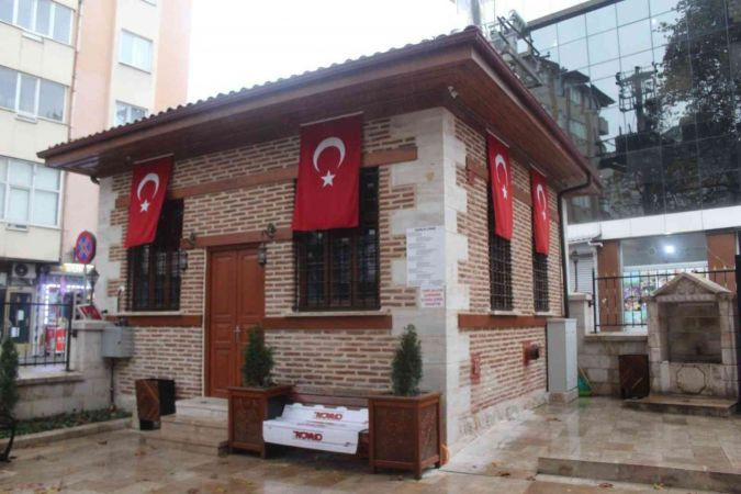 220 yıldır ayaktaydı, zamana yenik düştü, yeniden ayağa kalktı