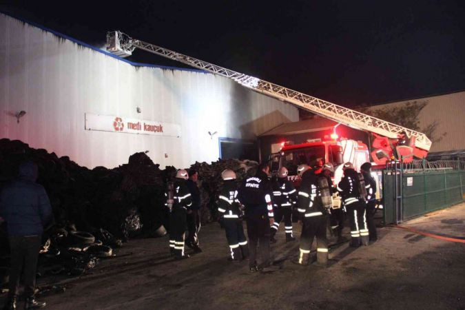 Kocaeli’de kauçuk fabrikasında yangın