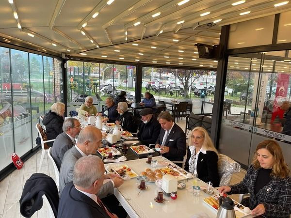 CHP’li emekli öğretmenden Hakan Çakar’a SİTEM!