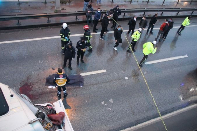 İzmit'te trafik kilit...22 yaşındaki genç, köprüden atlayarak canına kıydı!
