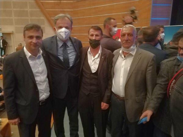 AKP’nin toplantılarında o isim dikkat çekiyor!