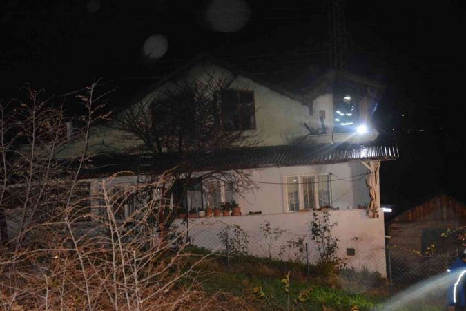 Bacadan çıkan kıvılcım evi alev alev yaktı