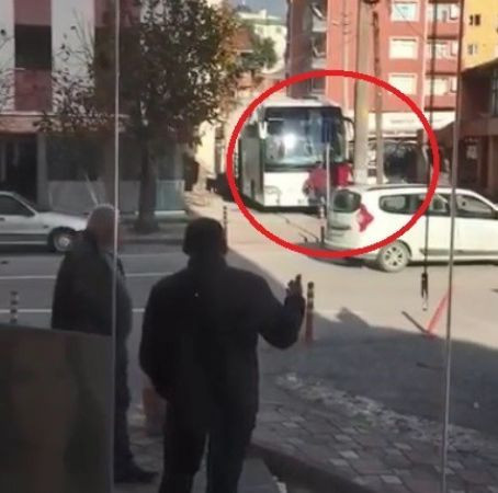 Sokak ortasında silahlı çatışmanın yeni görüntüleri ortaya çıktı