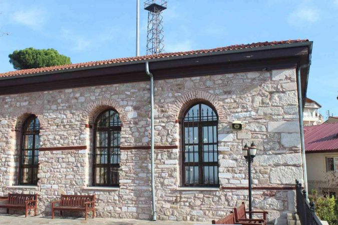700 yıllık Orhan Camii’ne turist akını