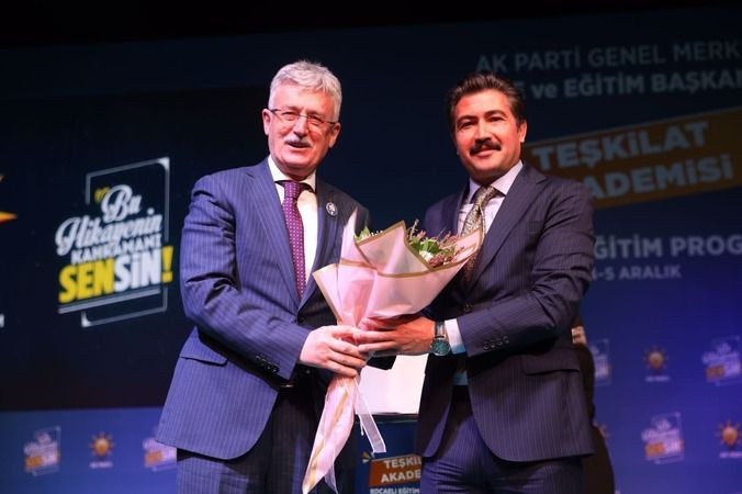 AKP Kocaeli’den teşkilata 10 başlıkta eğitim!
