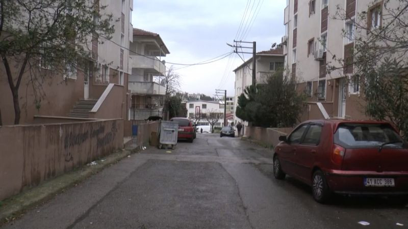 Önce karısını vurdu sonra intihar etti!