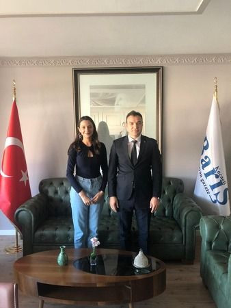 Azeri siyasetin çamurluğunu yaptı!
