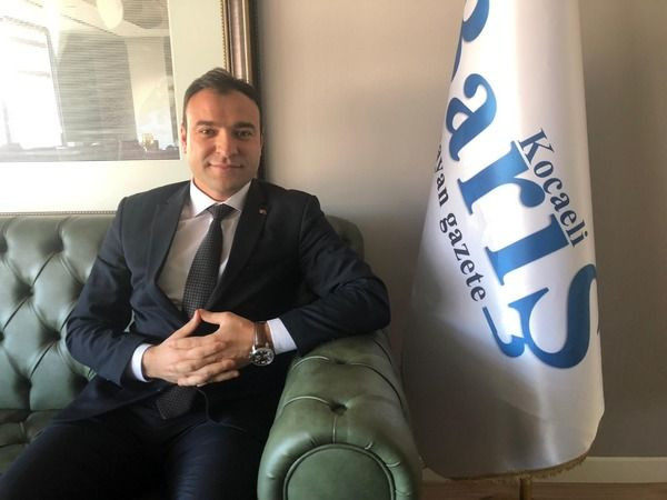 Azeri siyasetin çamurluğunu yaptı!