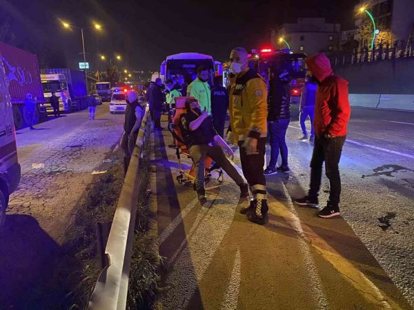 D-100’de feci kaza! 10 yaralı var