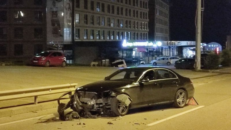 İki otomobil çarpıştı: 1 yaralı