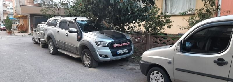 Kocaeli'de 16 aracın lastiği kesildi, vatandaşlar şoke oldu