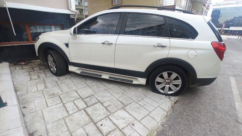Kocaeli'de 16 aracın lastiği kesildi, vatandaşlar şoke oldu