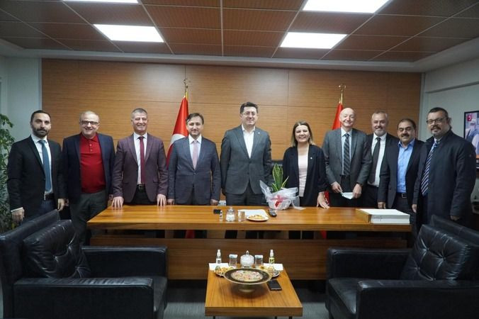 Hürriyet seçim ortaklarını yakın tutuyor