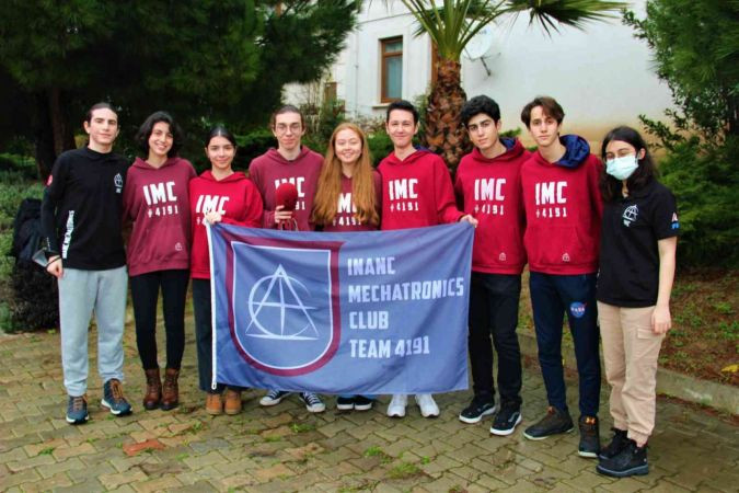 Kocaeli'de lise öğrencilerinin geliştirdiği robot denizleri tertemiz yapacak