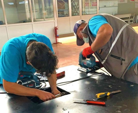 Kocaeli'de lise öğrencilerinin geliştirdiği robot denizleri tertemiz yapacak