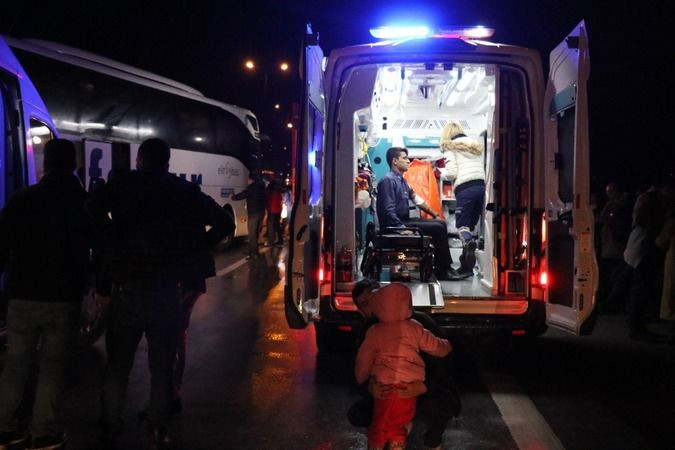 Efe Tur otobüsü kaza yaptı : 2’si ağır 20 yaralı var!