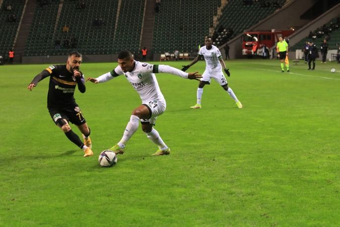 Kocaelispor kendi sahasında berabere kaldı!
