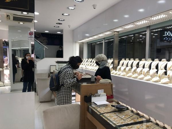 Kocaelililer döviz bürolarına KOŞTU!