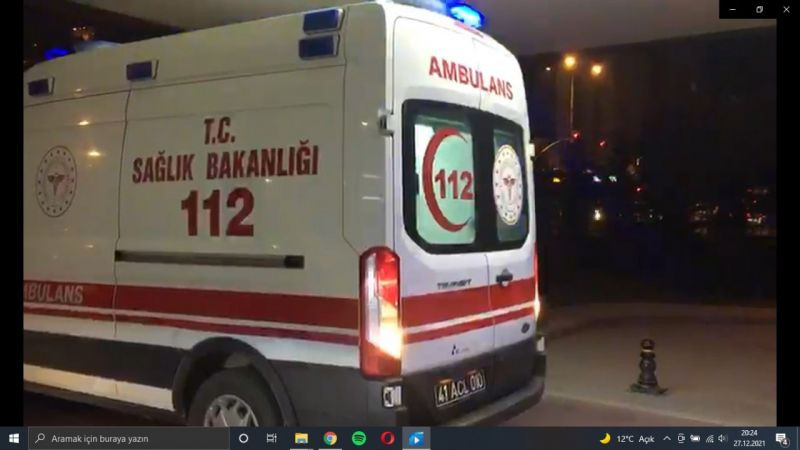 Canı elma çekti, toplamak için çıktığı ağaçtan düşerek bacağını kırdı