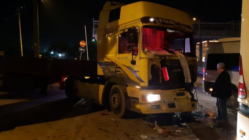 Tırın altında kalmıştı, olay anı güvenlik kamerasında