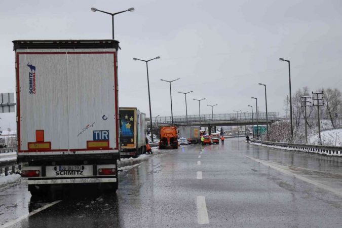 TEM’de 13 araçlı zincirleme kaza: 2 yaralı