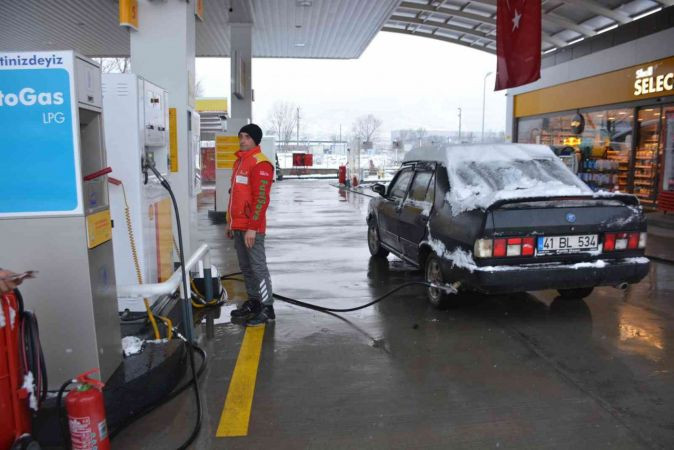 Deposunu doldurdu, parasını ödemeden kaçtı