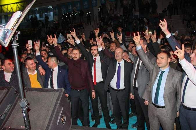 Sancaklı konserde konuştu: Gençlere saldırı var