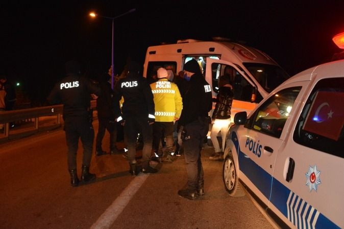 Önce önündeki araca, sonra bariyerlere çarptı