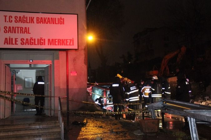 İzmit'te feci kaza: Anne-baba öldü, kızları ağır yaralandı