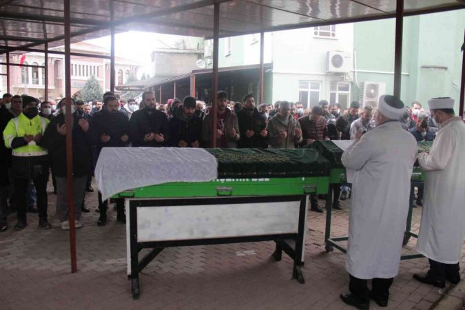 Ölüm rampasında hayatını kaybeden çift, toprağa verildi