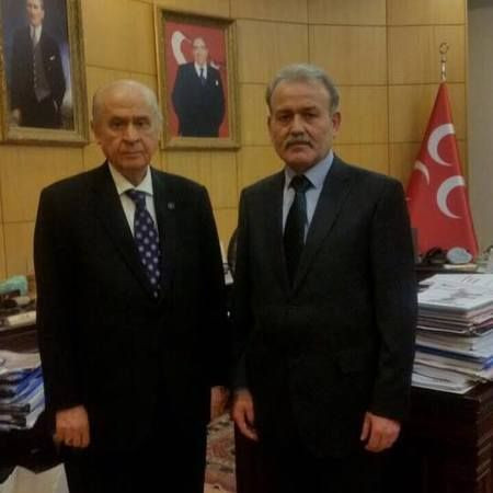 Belediyeler, MHP’li yöneticiye çalışıyor. İki oğlu işe girdi sırada gelin var!